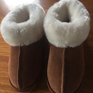 Tamarac Women 6 Bootie Slippers Suede and Fur NWOT